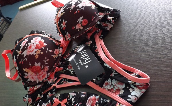 Lingerie Floral - Feminilidade e Romantismo