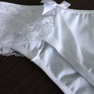 Calça Maryna Renda Lateral e Lacinhos Branco