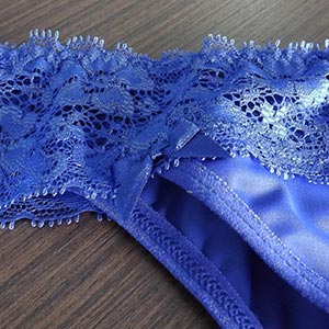 Calcinha Maryna Pala em Renda Azul Caneta