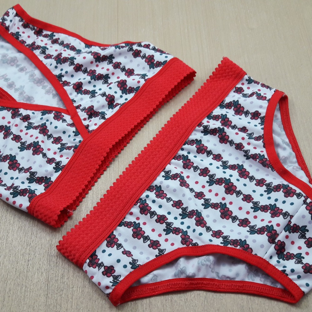 Conjunto Infantil de Romantic Estampado com Elástico Birm  Viés Vermelho/ Estampas Variadas