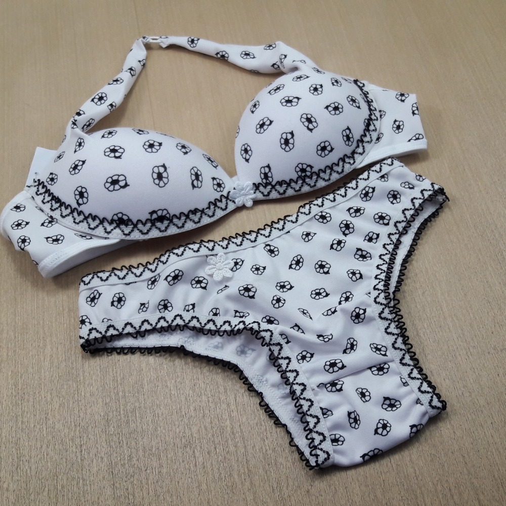 Conjunto Infantil Frente Única Branco/ Floral Preto