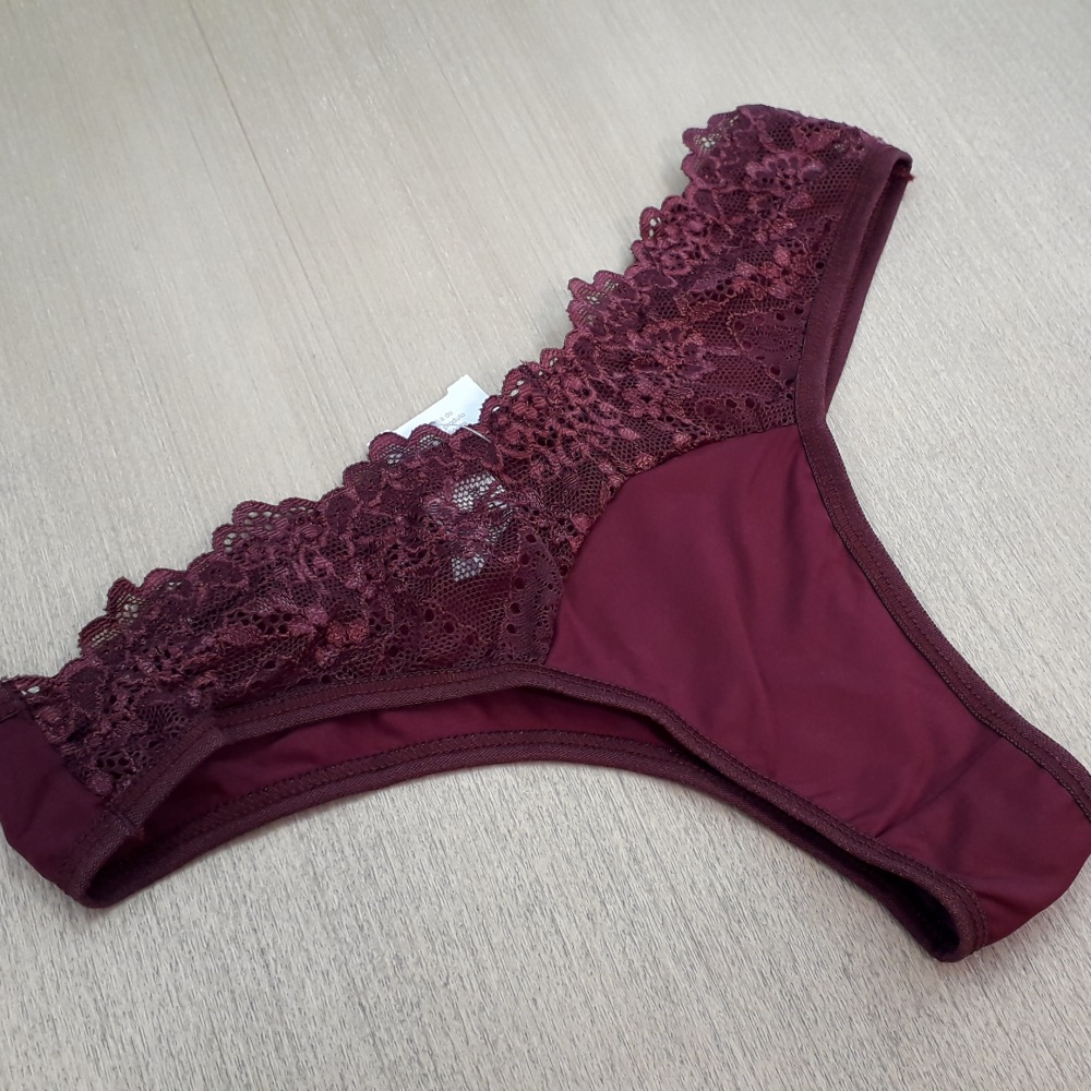 Tanga Thais Vinho