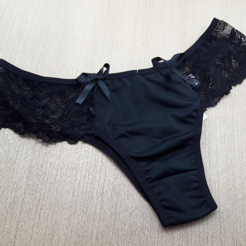 Calcinha Romantic Lateral em renda Preto