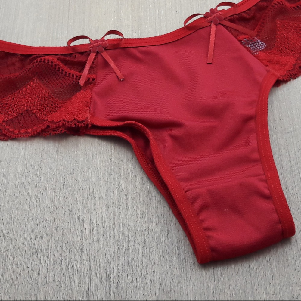 Calcinha Romantic Lateral em renda Rubi