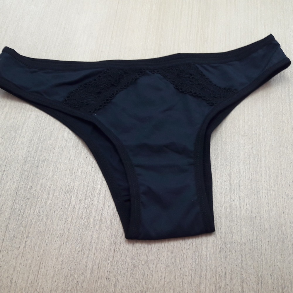 Calcinha Biquíni Micro e Renda Preto