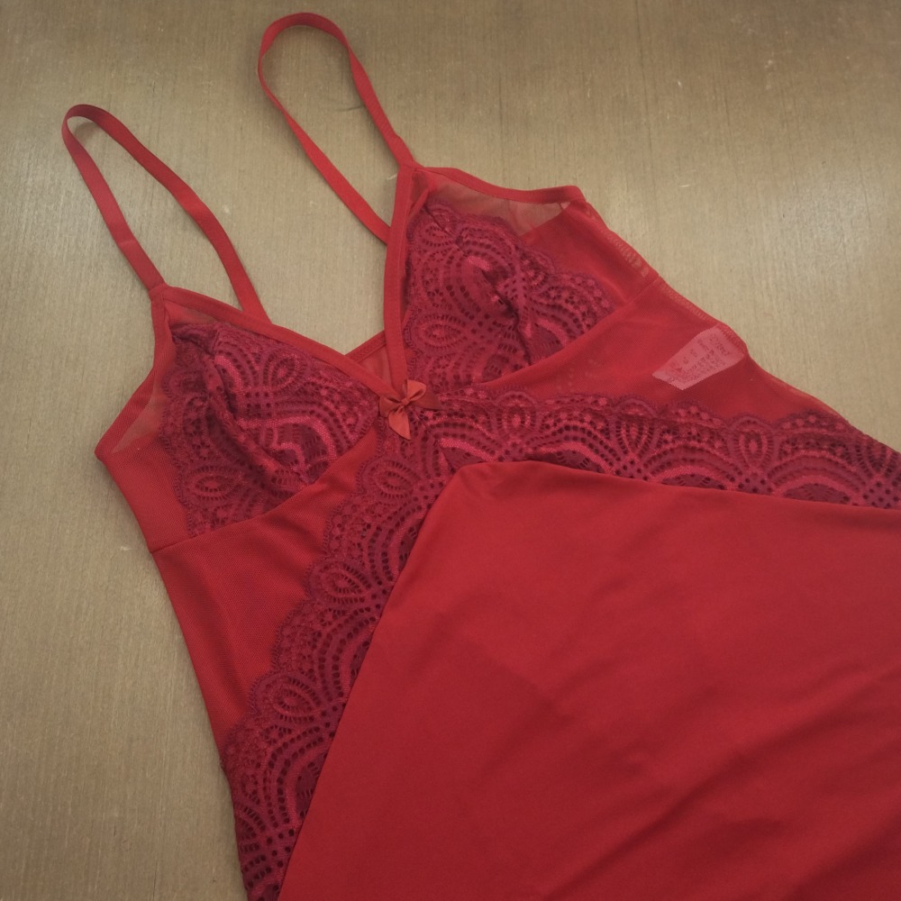 Camisola Feminina Microfibra Detalhe Tule e Renda Vermelho