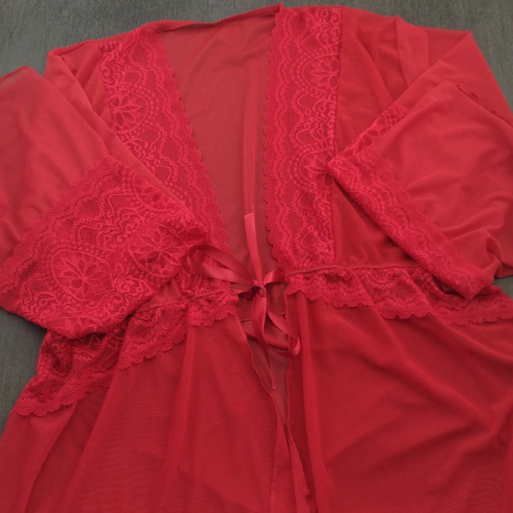 Robe em Tule e Renda com Amarrao Vermelho