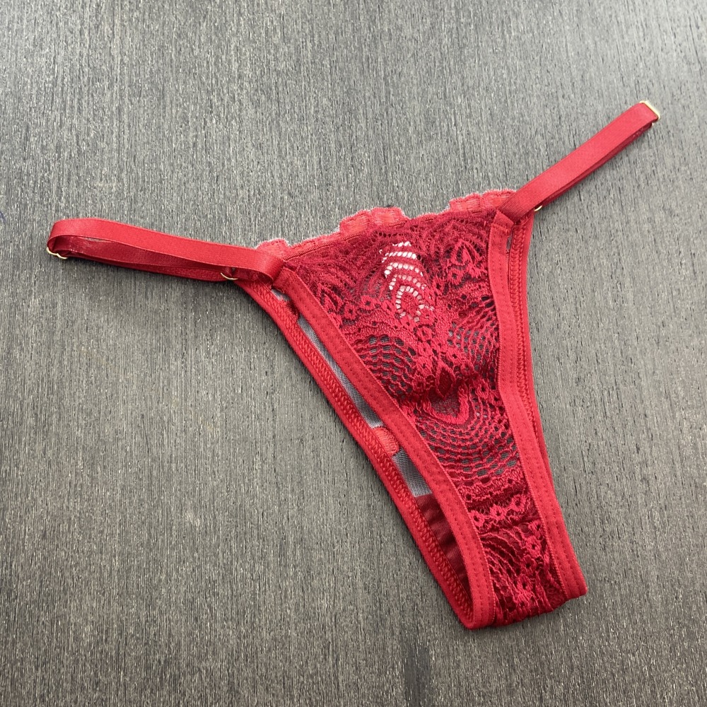 Conjunto de Lingerie Romntica em Renda e Guipir Bordado com Coraes