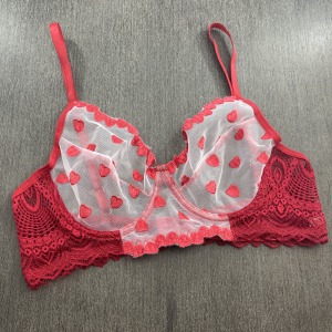 Conjunto de Lingerie Romntica em Renda e Guipir Bordado com Coraes